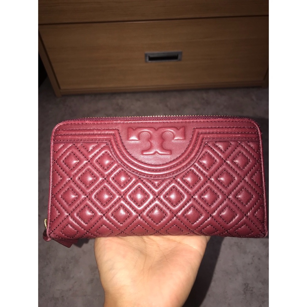 Tory Burch Fleming wallet